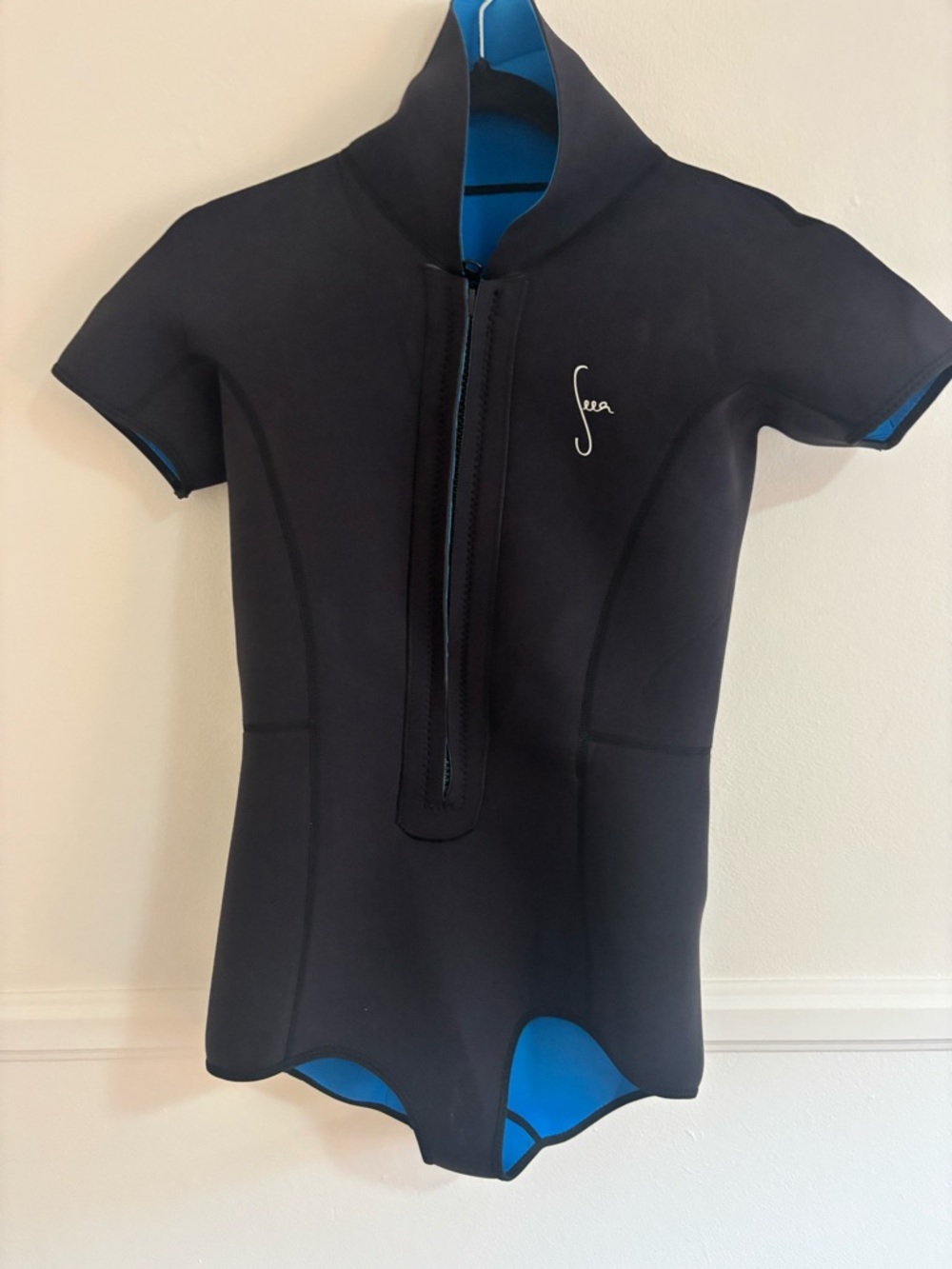 NWT Wanda Yulex Reversible Wetsuit - Black/Blue
